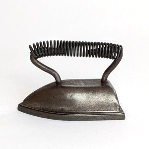 Vintage Lady Dover Miniature Sad Iron